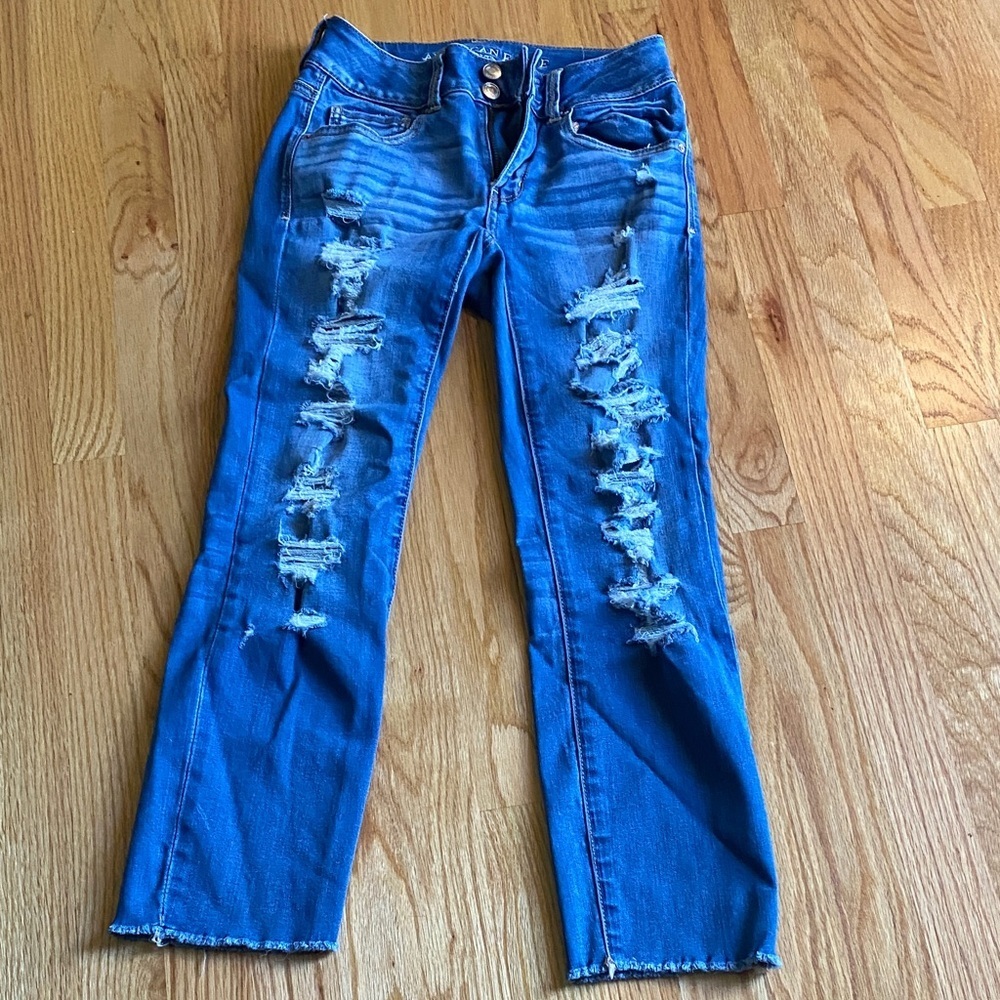 American Eagle Outfitters Ripped Blue Straight Leg crop jeans